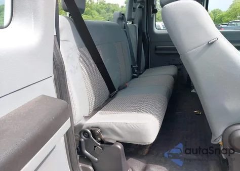 2012 Ford F-250 Xl z USA, uszkodzony, nr VIN 1FT7X2B60CEB28401